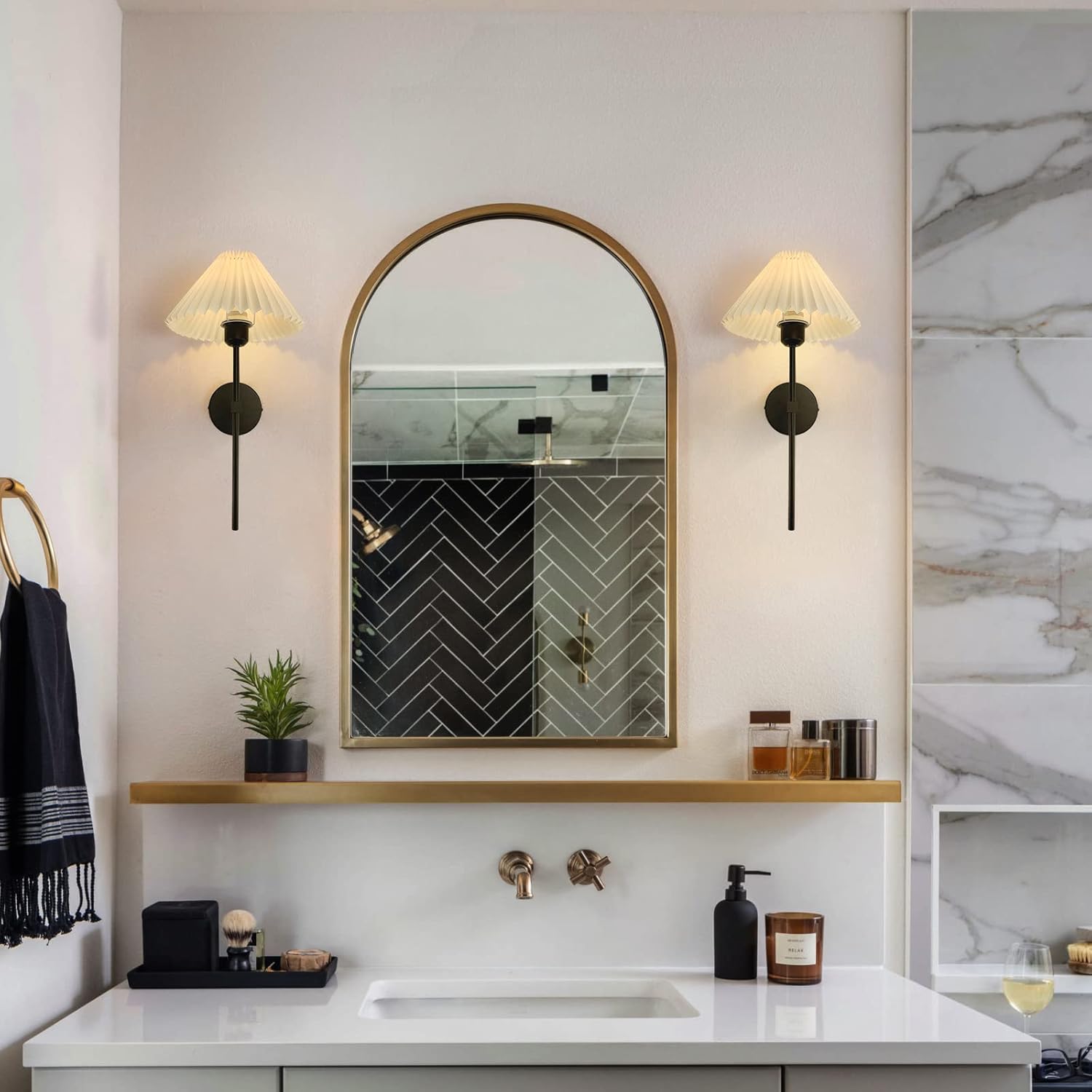 Wall Sconces Sets of 2, White Pleated Fabric lampshade Matte Black Wall Lamp, Column Bracket Wall Lighting, Bathroom Dresser Hardwired lamp Fixture, Applicable to Living Room, Bedroom and Dining Room